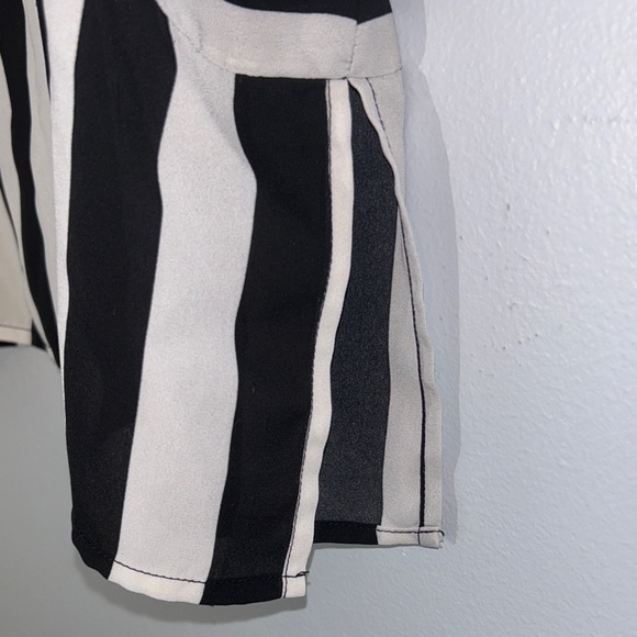 Monteau Black and White Striped Sleeveless Blouse Size S‎ - Picture 3 of 7